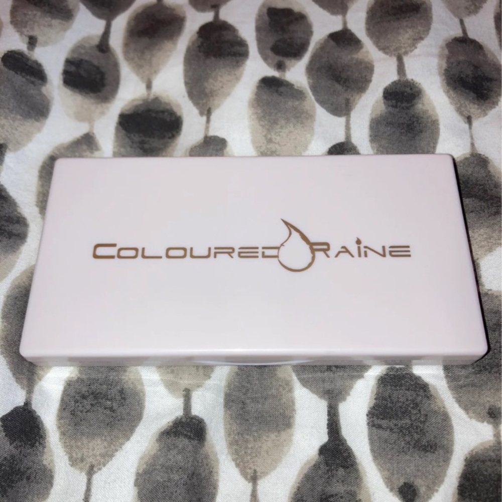 Coloured Raine Mimosa Moment eyeshadow palette